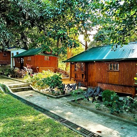 Rea'S Bamboo Resort Gabaldon Екстер'єр фото